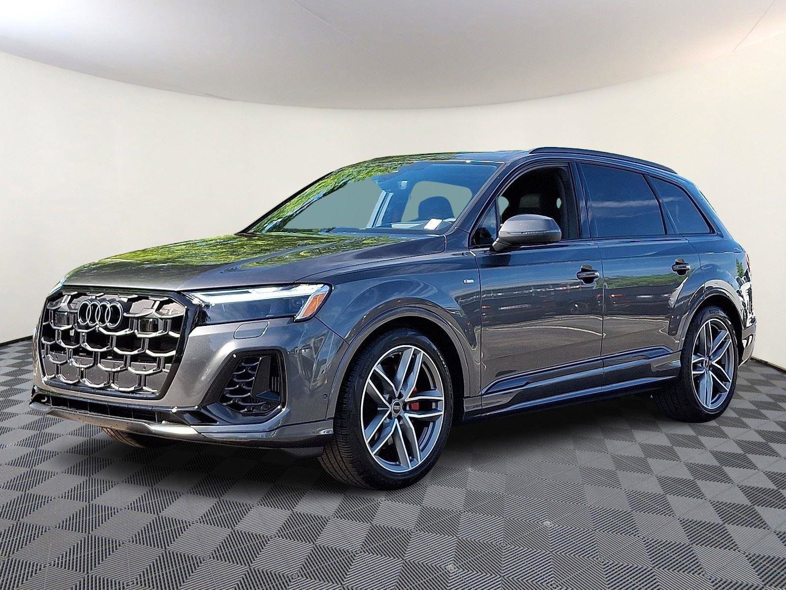 Used 2026 Audi Q7 3.0T Prestige w/ Prestige Package AWD/4WD image 3