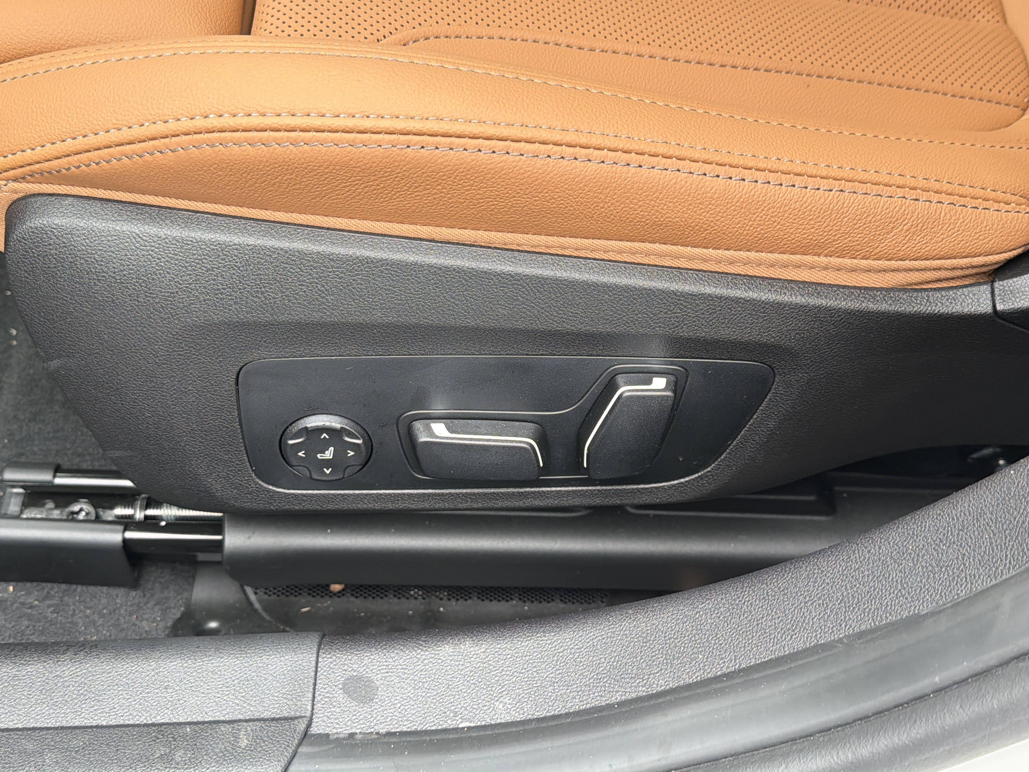New 2026 BMW 330i Sedan w/ Premium Package RWD image 20