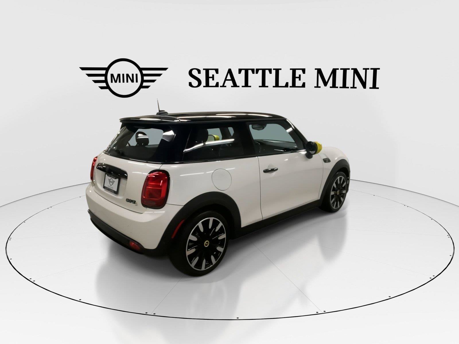 Used 2024 MINI Cooper SE FWD image 11