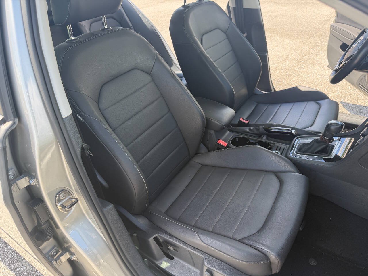 Used 2015 Volkswagen Golf TDI SEL FWD image 29