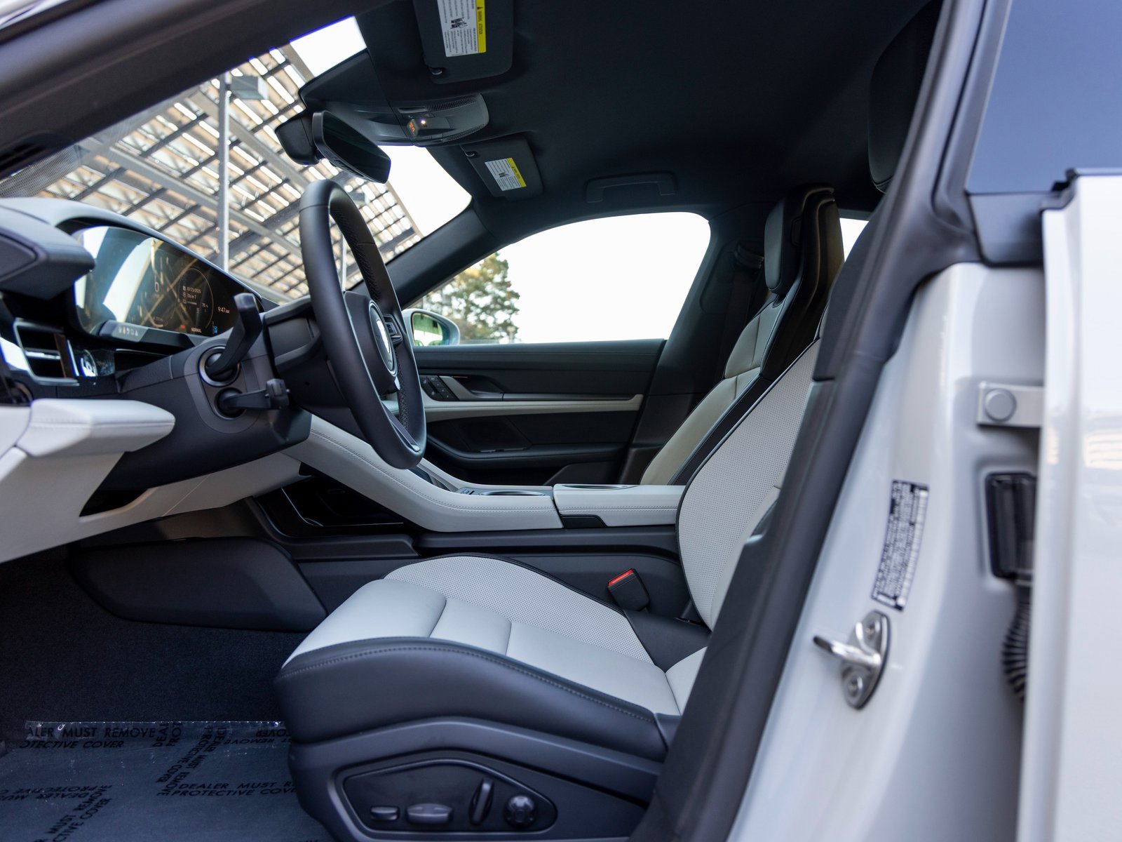 New 2025 Porsche Taycan image 26