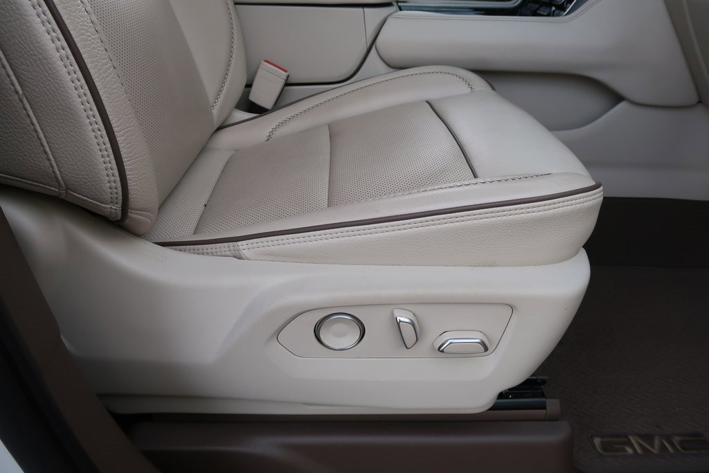 Used 2021 GMC Yukon Denali w/ Denali Ultimate Package image 38
