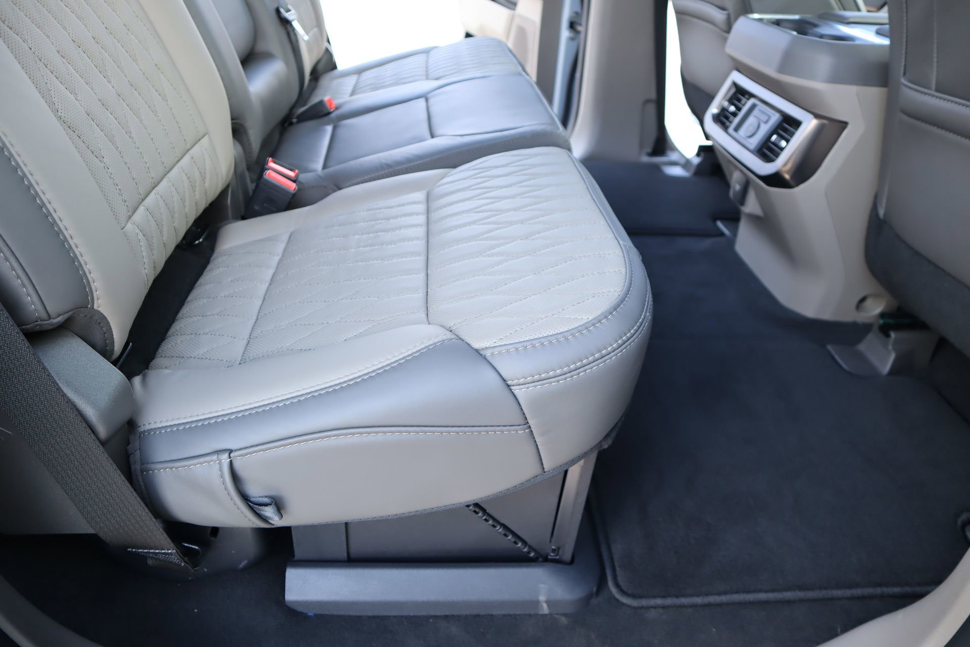 New 2026 Ford F250 Platinum w/ Platinum Plus Package image 17