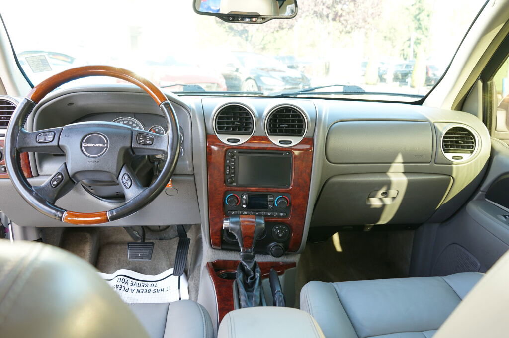 Used 2006 GMC Envoy Denali image 15