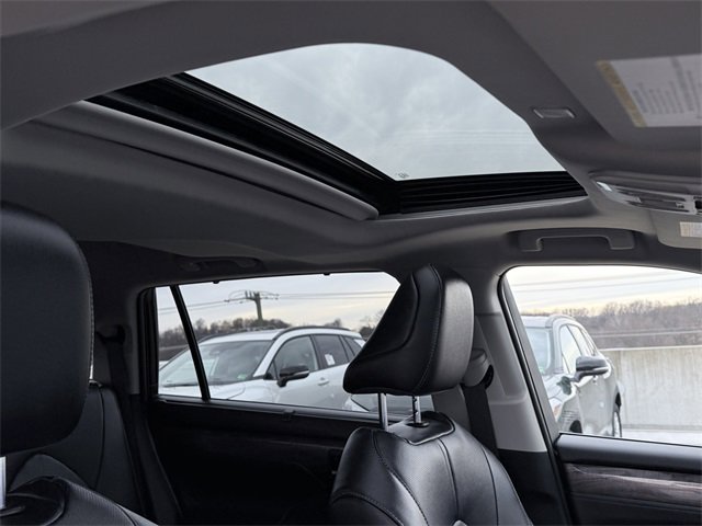 Certified 2025 Toyota Highlander Limited image 7