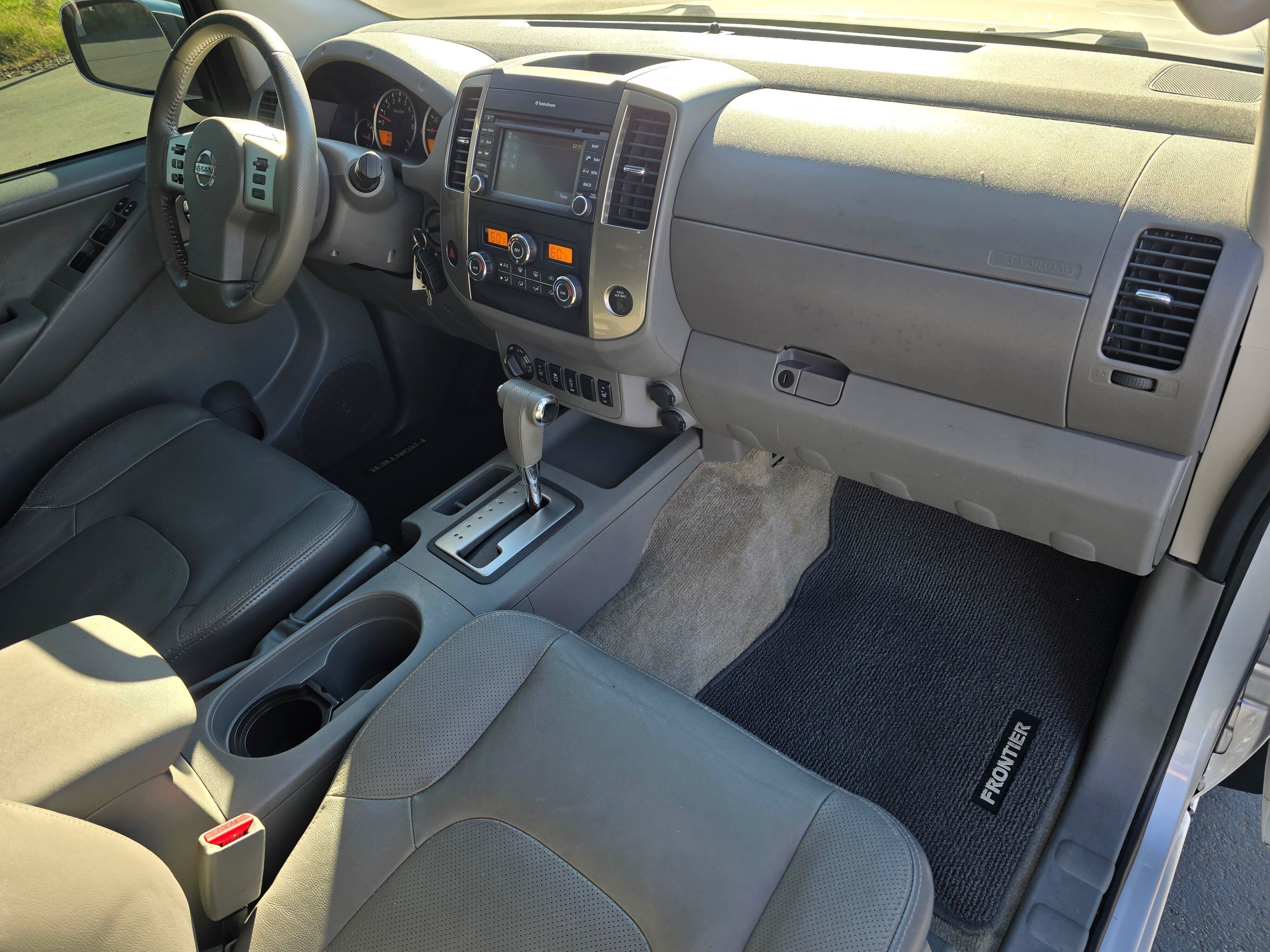 Used 2013 Nissan Frontier SL AWD/4WD image 11