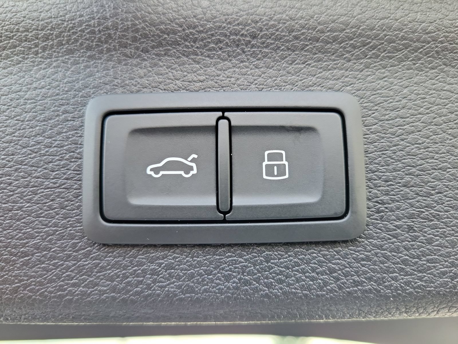 Used 2024 Audi Q3 2.0T Premium AWD/4WD image 9