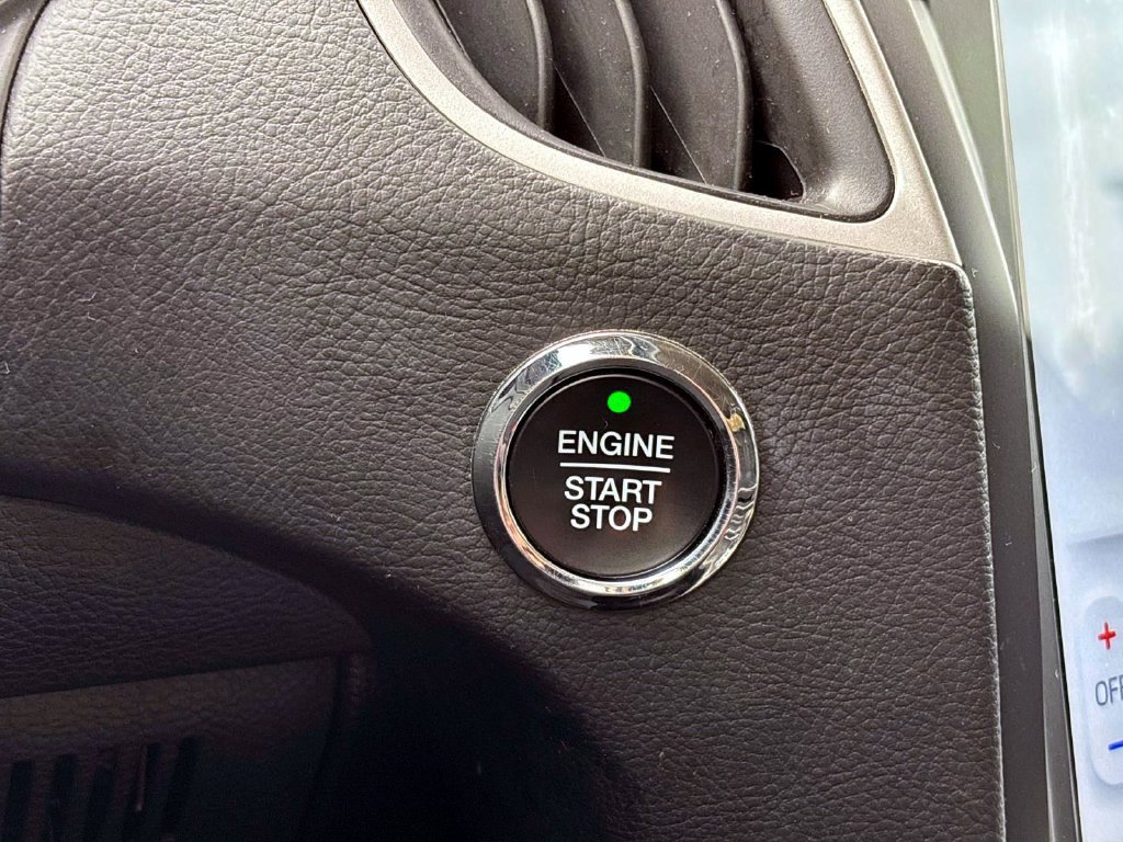 Used 2024 Ford Edge SEL AWD/4WD image 23