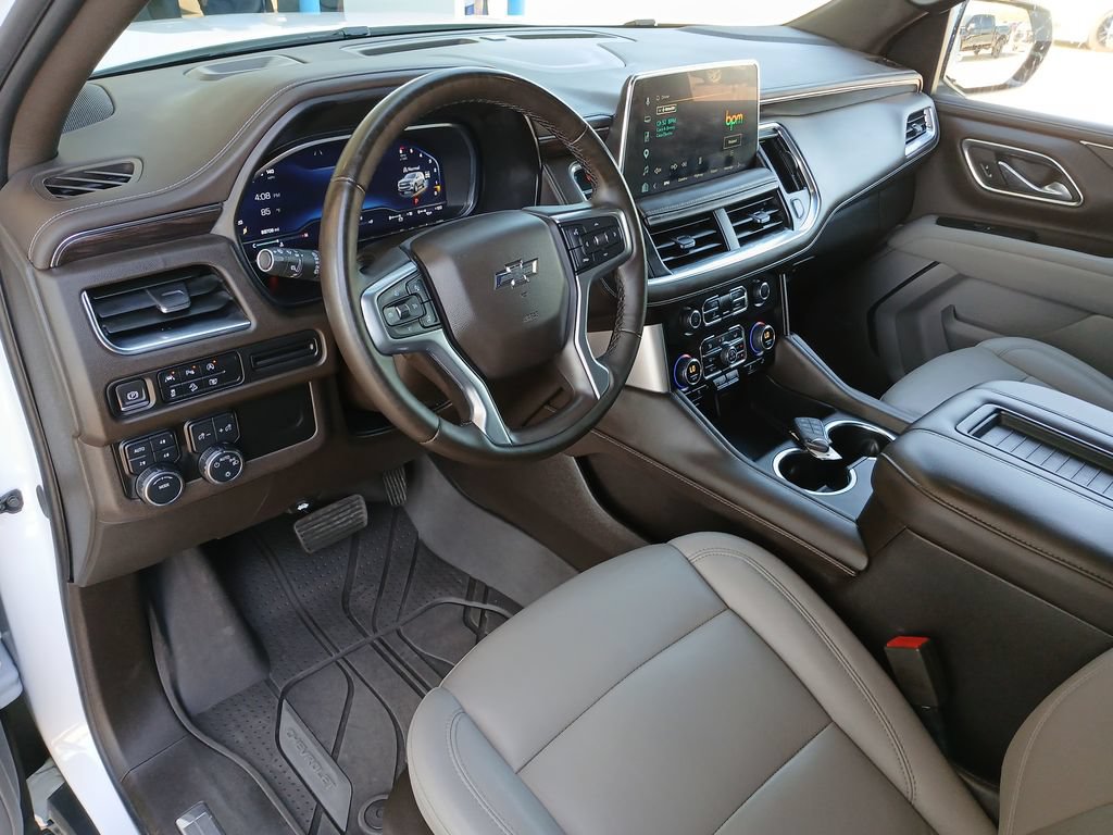 Used 2024 Chevrolet Suburban Z71 w/ Luxury Package AWD/4WD image 10