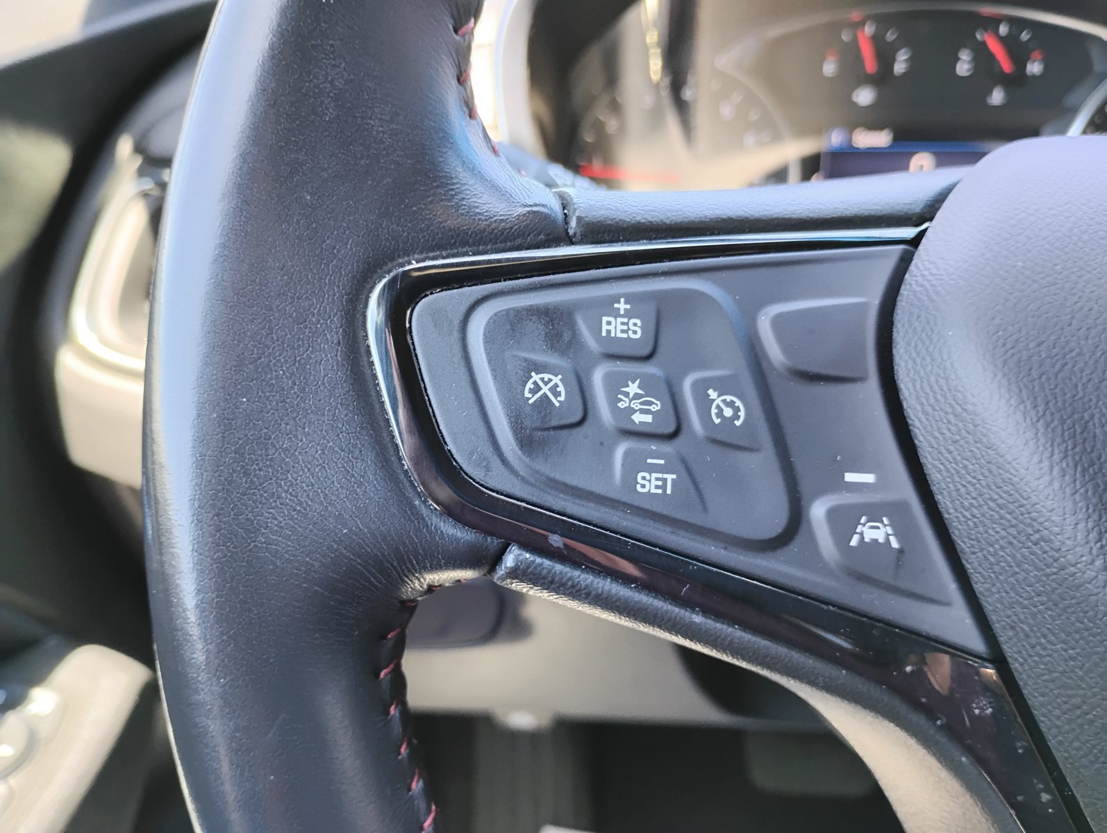 Used 2022 Chevrolet Equinox RS FWD image 18