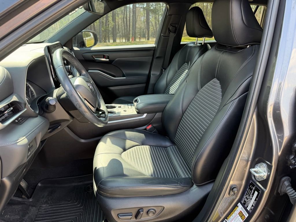Used 2022 Toyota Highlander XSE image 10
