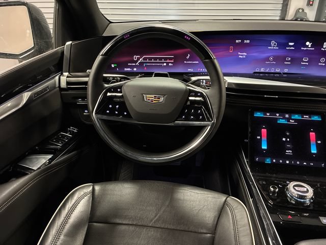 Certified 2025 Cadillac Escalade Sport AWD/4WD image 13