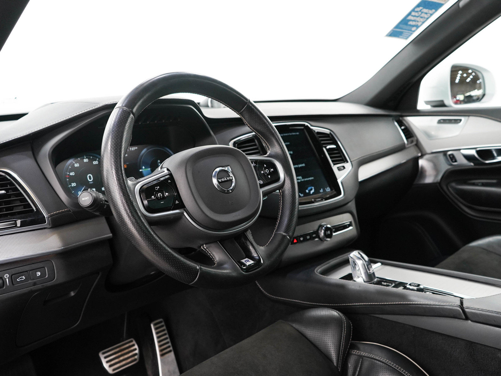 Used 2019 Volvo XC90 T8 R-Design w/ Advanced Package AWD/4WD image 27