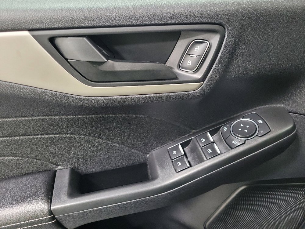 Used 2022 Ford Escape SE w/ SE Sport Appearance Package image 27