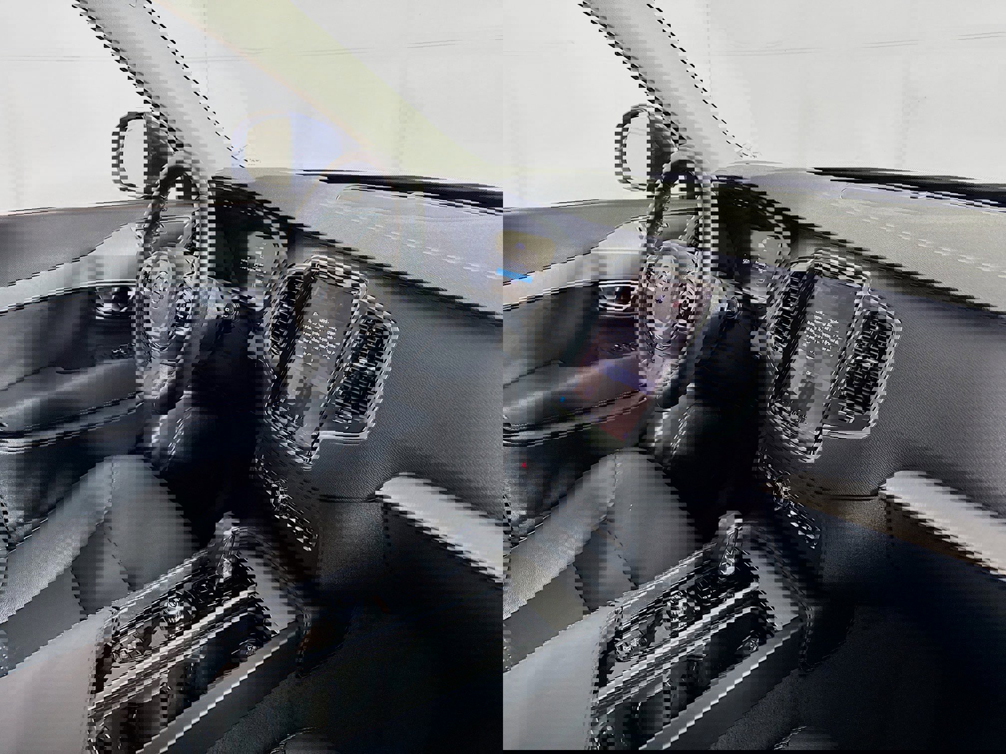 Used 2025 Volvo XC90 B5 Core image 27