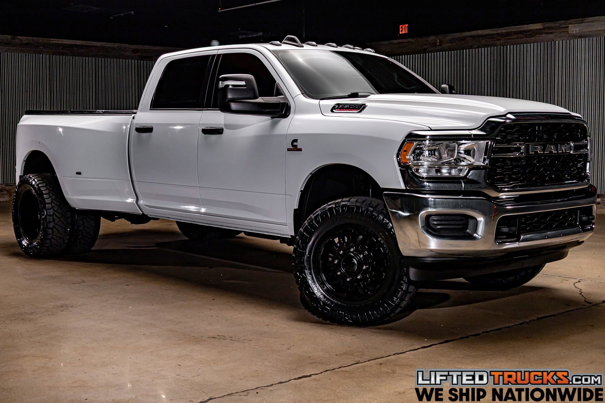 Used 2024 RAM 3500 Tradesman w/ Chrome Appearance Group video 1