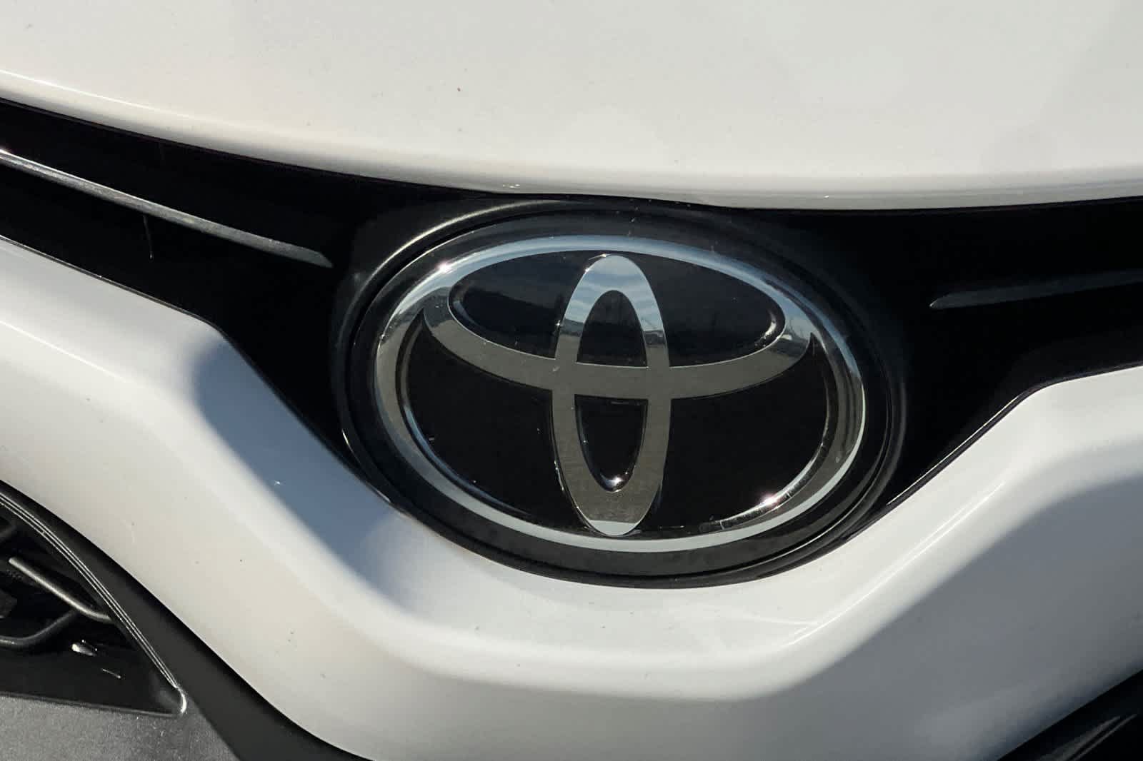 Used 2021 Toyota Camry SE FWD image 16