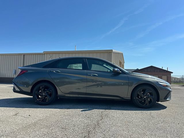 Used 2026 Hyundai Sonata SEL FWD image 2