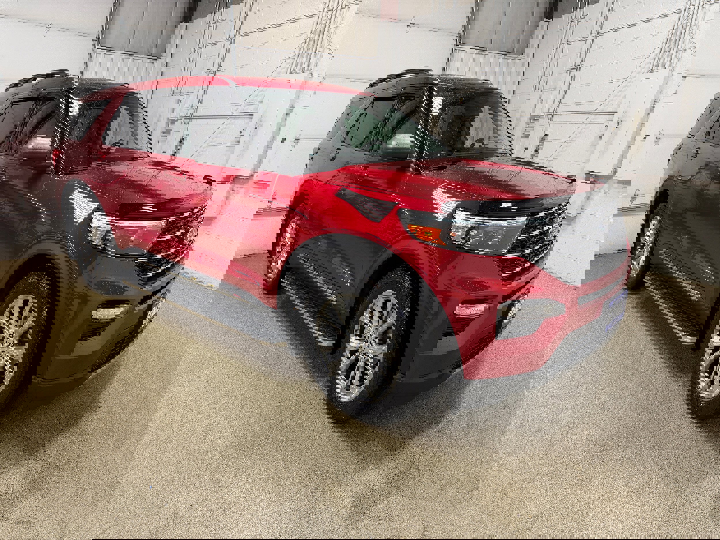 Certified 2021 Ford Explorer XLT w/ Equipment Group 202A image 3