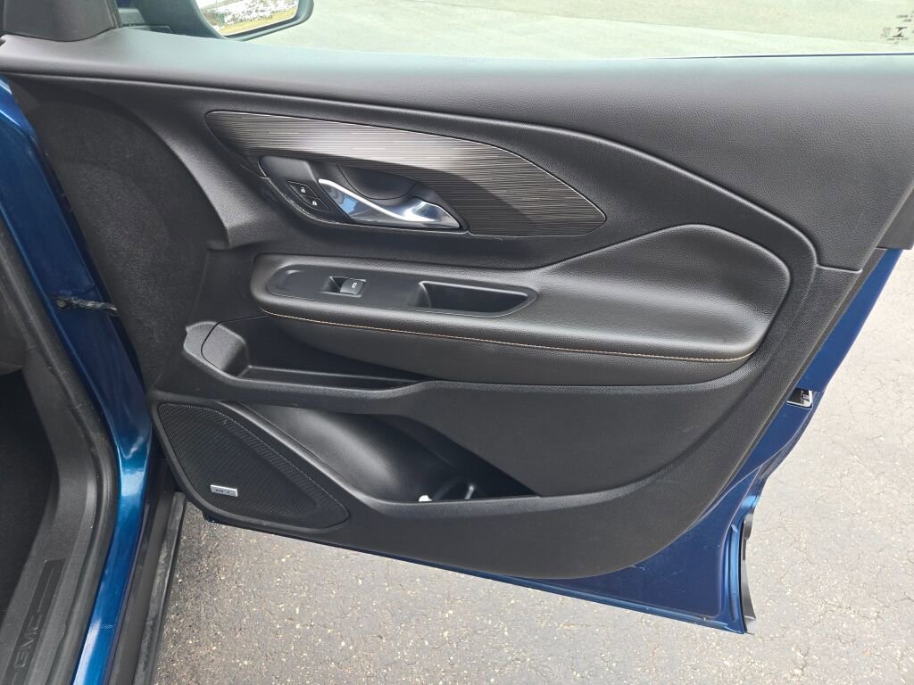 Used 2021 GMC Terrain SLT w/ Infotainment Package II image 6