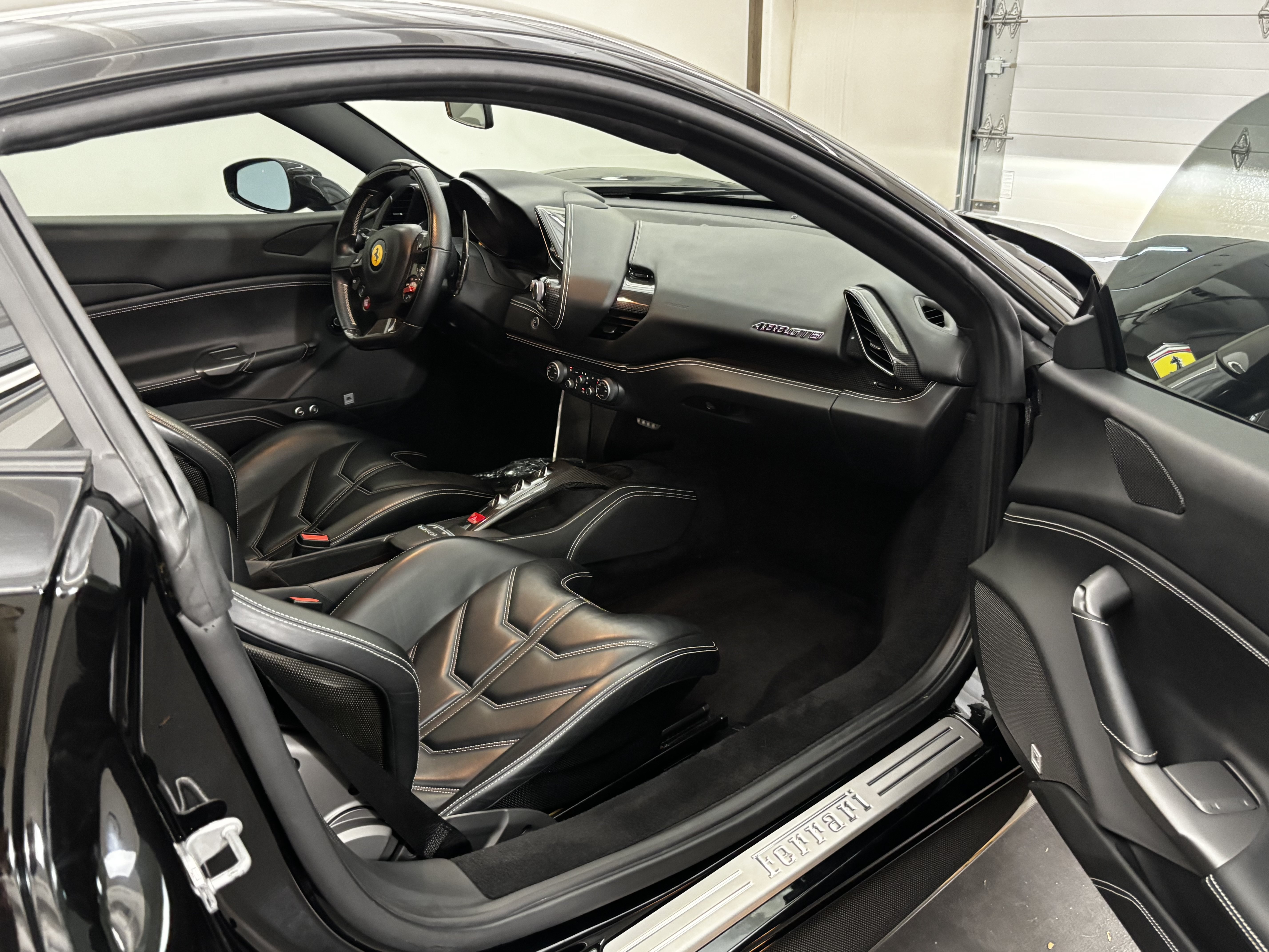 Used 2016 Ferrari 488 GTB RWD image 17