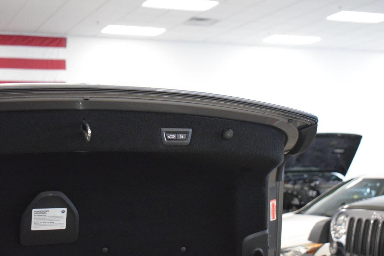 Used 2018 BMW 750i image 26