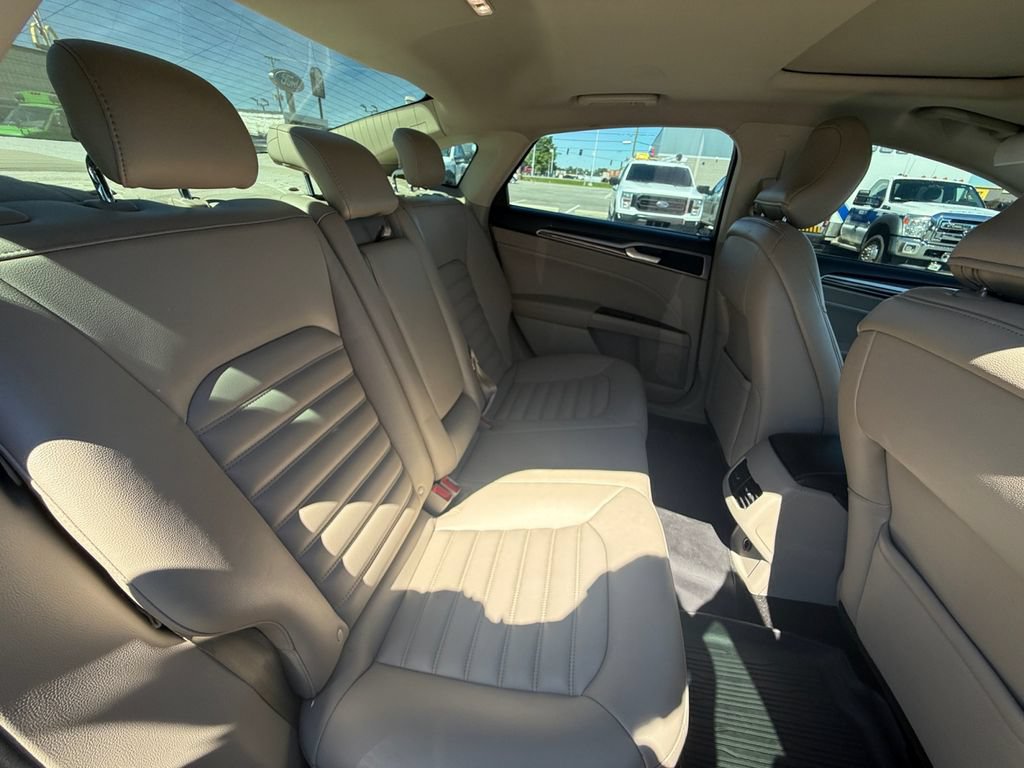 Used 2019 Ford Fusion SEL FWD image 29