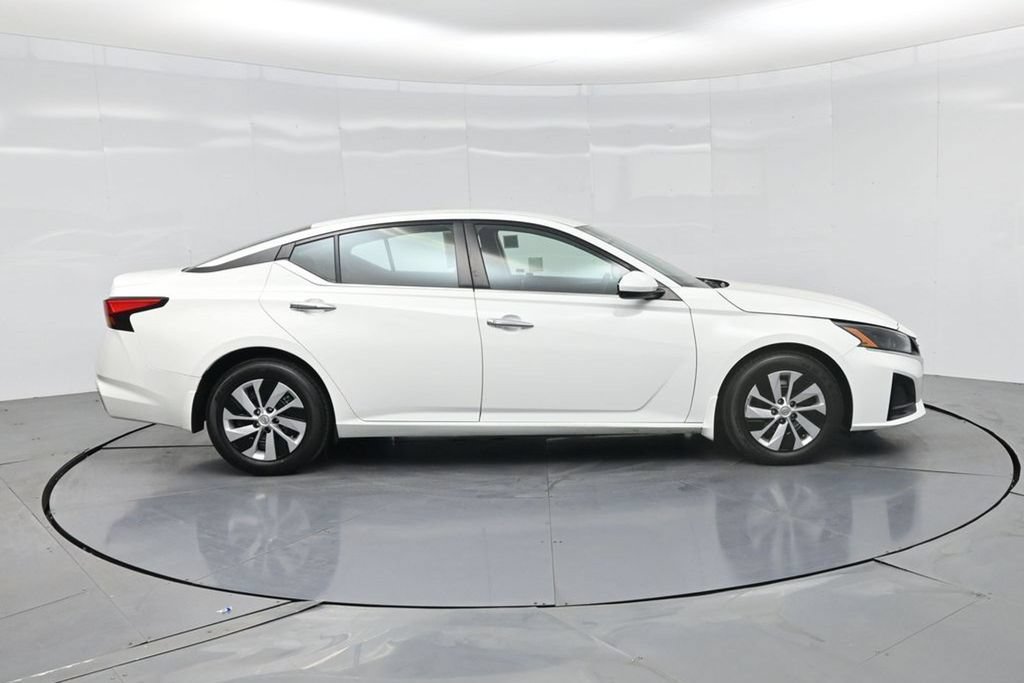 Used 2023 Nissan Altima 2.5 S FWD image 27