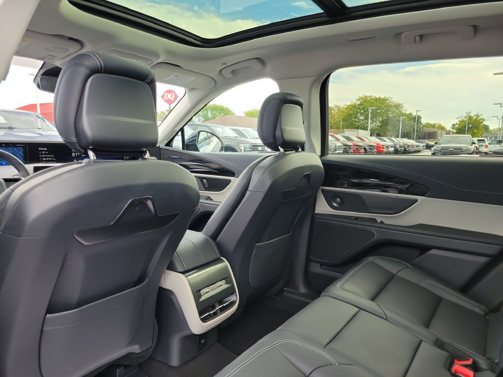 Certified 2025 Lincoln Nautilus Premier w/ Equipment Group 102A AWD/4WD image 16