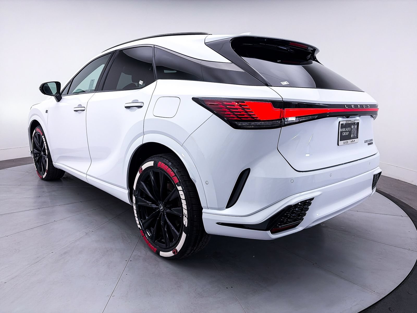 Used 2024 Lexus RX 500h F Sport w/ Convenience Package AWD/4WD image 16