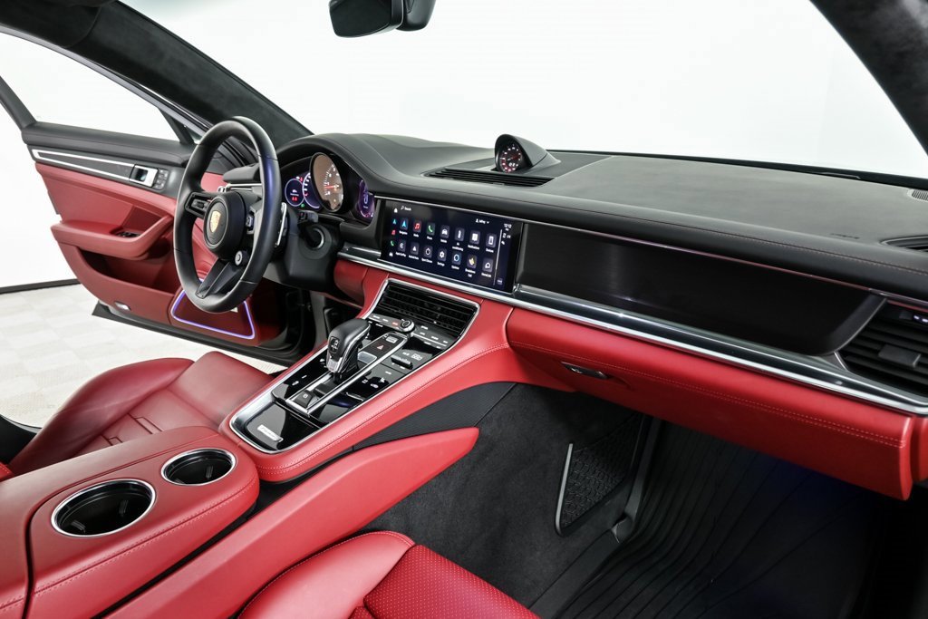 Certified 2023 Porsche Panamera GTS image 25