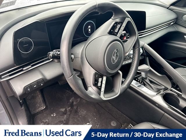 Used 2023 Hyundai Elantra Limited image 8