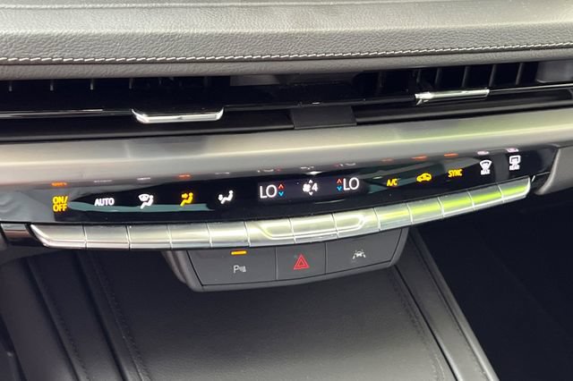 Used 2024 Cadillac XT4 Premium Luxury AWD/4WD image 28