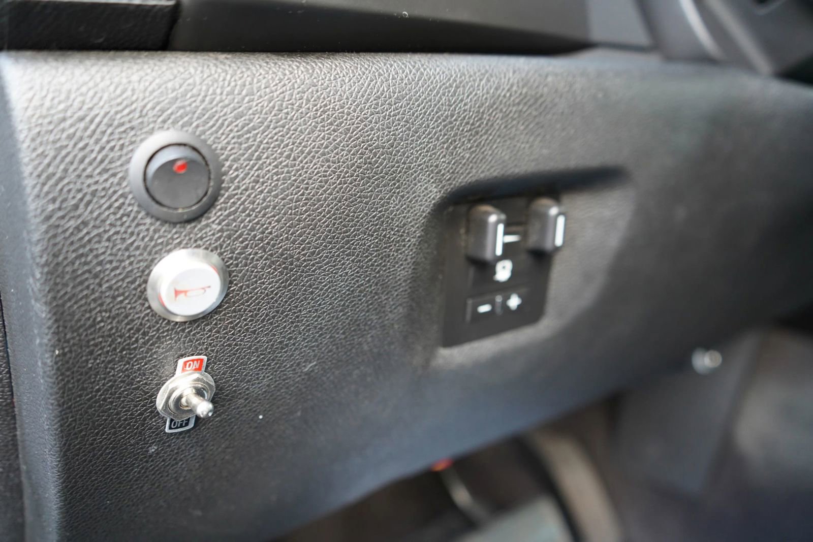 Used 2014 Chevrolet Silverado 2500 LT w/ Custom Sport Truck Package image 16