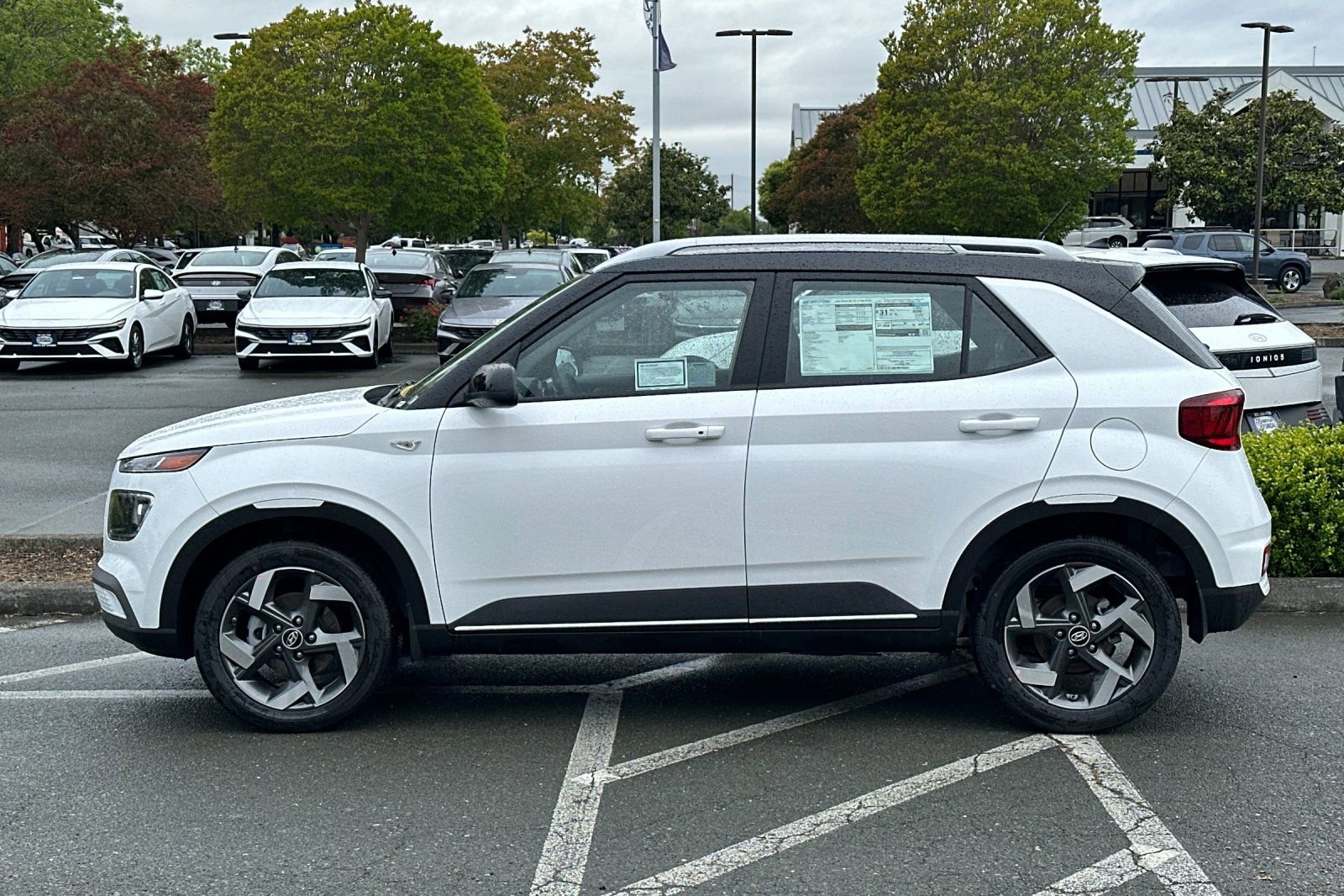New 2026 Hyundai Venue SEL FWD image 7