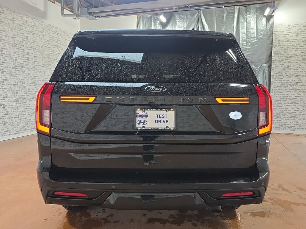 Used 2025 Ford Expedition Tremor image 3
