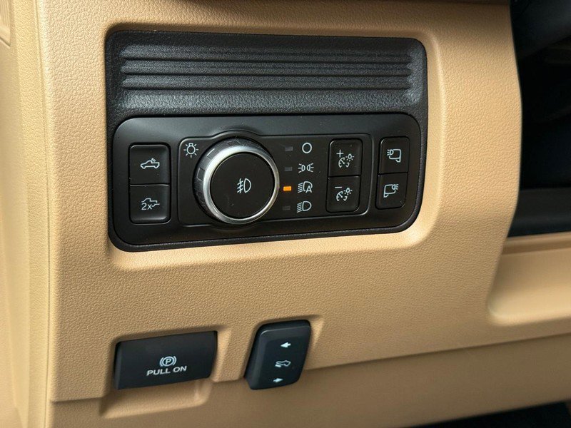 New 2026 Ford F350 Lariat w/ Chrome Package image 19