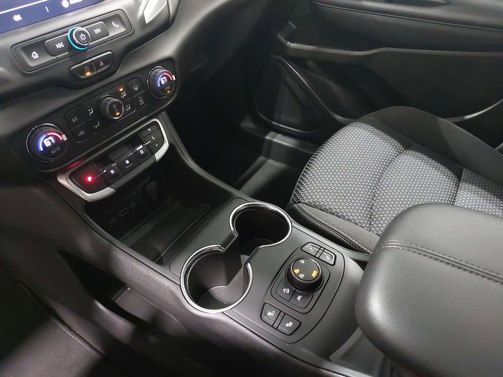 Used 2023 GMC Terrain SLE w/ Driver Convenience Package image 47