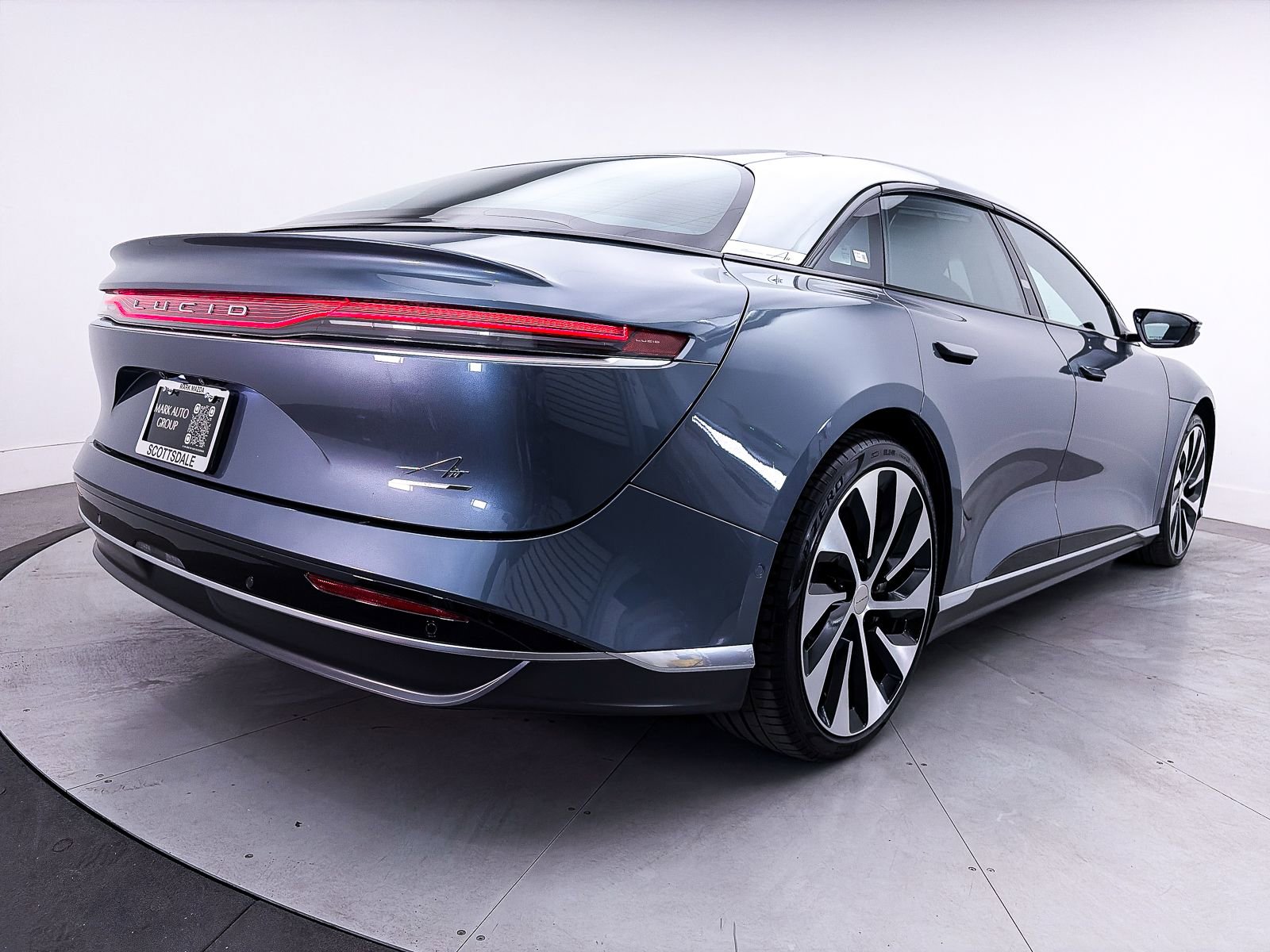 Used 2024 Lucid Air Touring AWD/4WD image 17