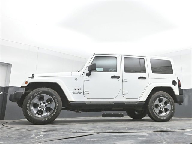 Used 2017 Jeep Wrangler Unlimited Sahara w/ Connectivity Group image 37