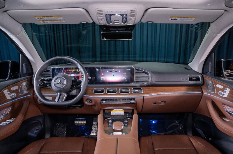 New 2026 Mercedes-Benz GLS 450 4MATIC image 14