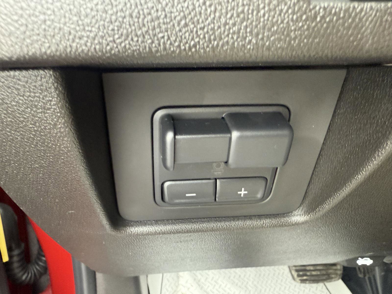 Used 2024 Chevrolet Colorado Z71 w/ Z71 Convenience Package 2 image 14