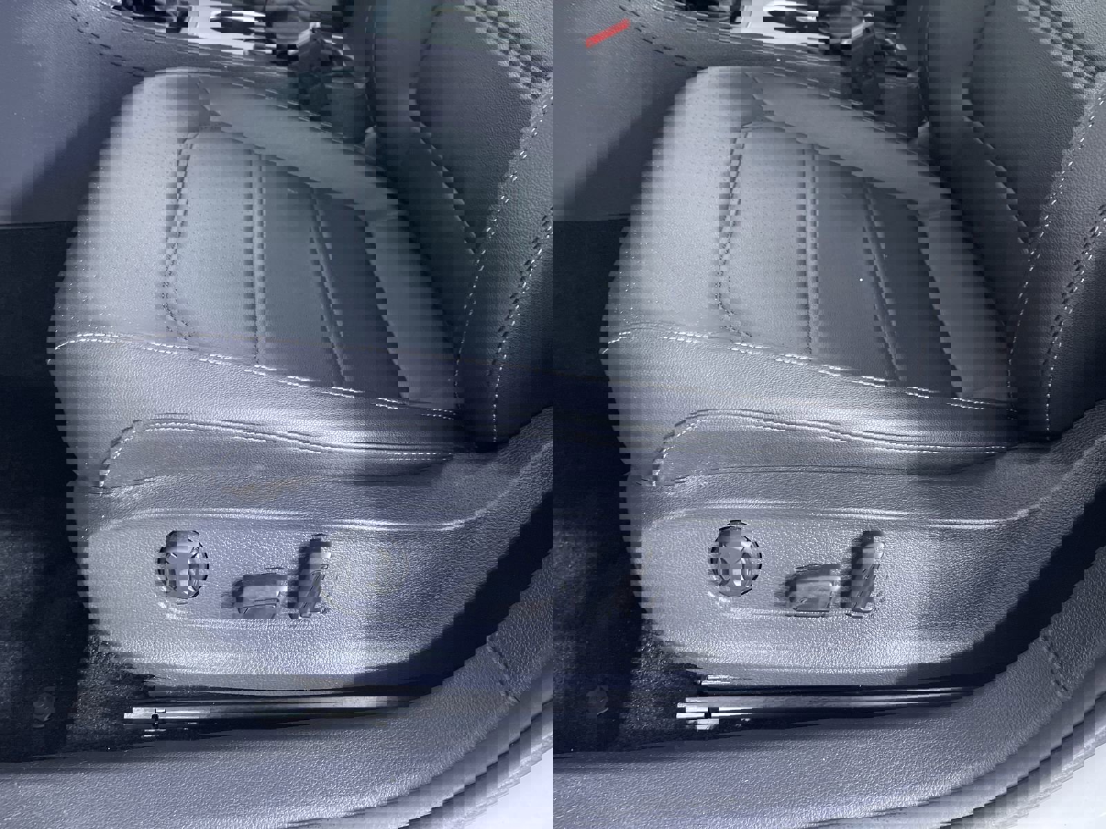 Used 2020 Volkswagen Passat 2.0T R-Line image 13