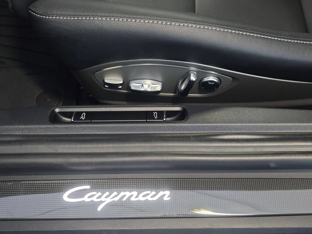 Certified 2025 Porsche 718 Cayman RWD image 32