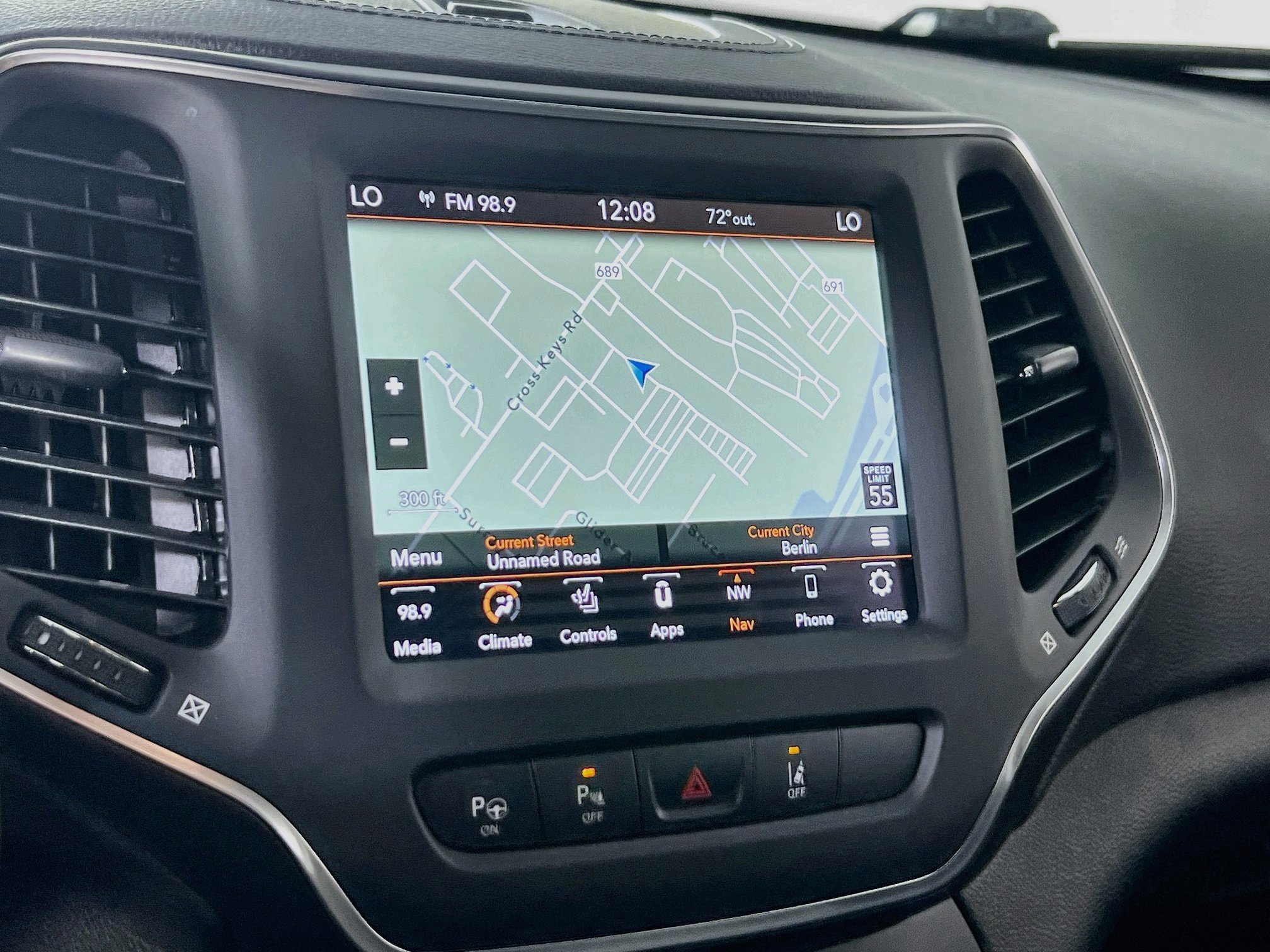 Used 2023 Jeep Cherokee Altitude Lux w/ Lux Elite Package AWD/4WD image 13