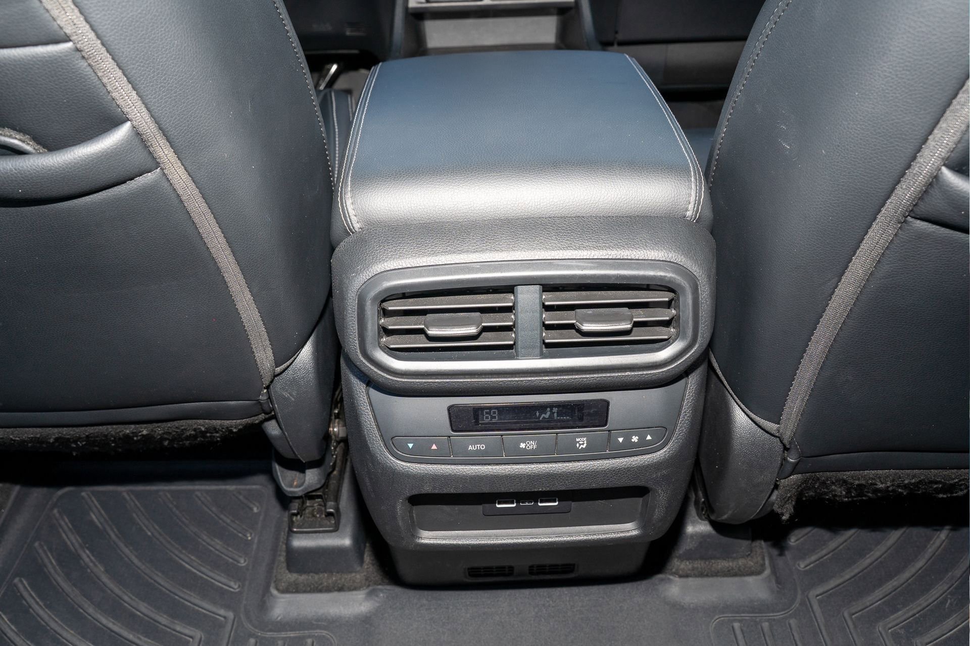 Certified 2023 Honda Pilot Touring image 23