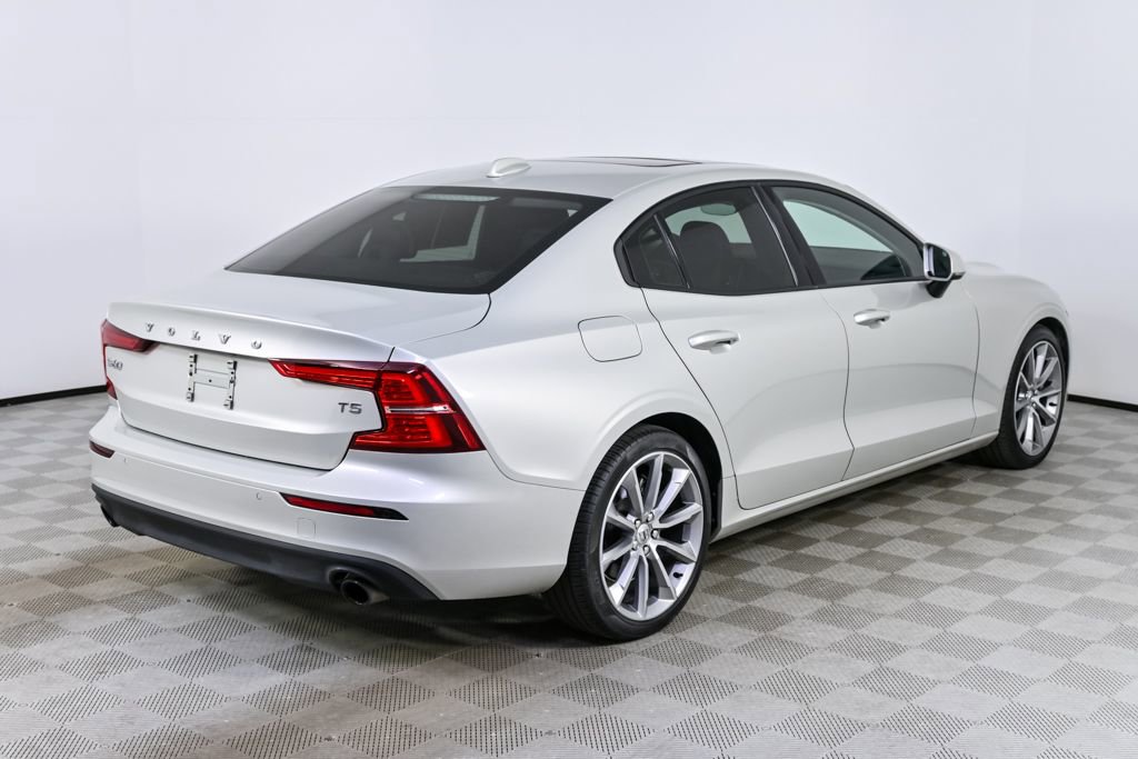 Used 2019 Volvo S60 T5 Momentum image 27