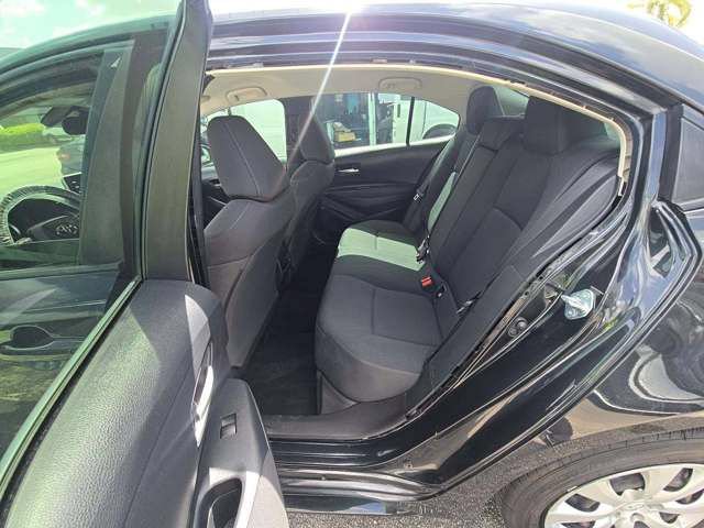 Used 2021 Toyota Corolla LE FWD image 12