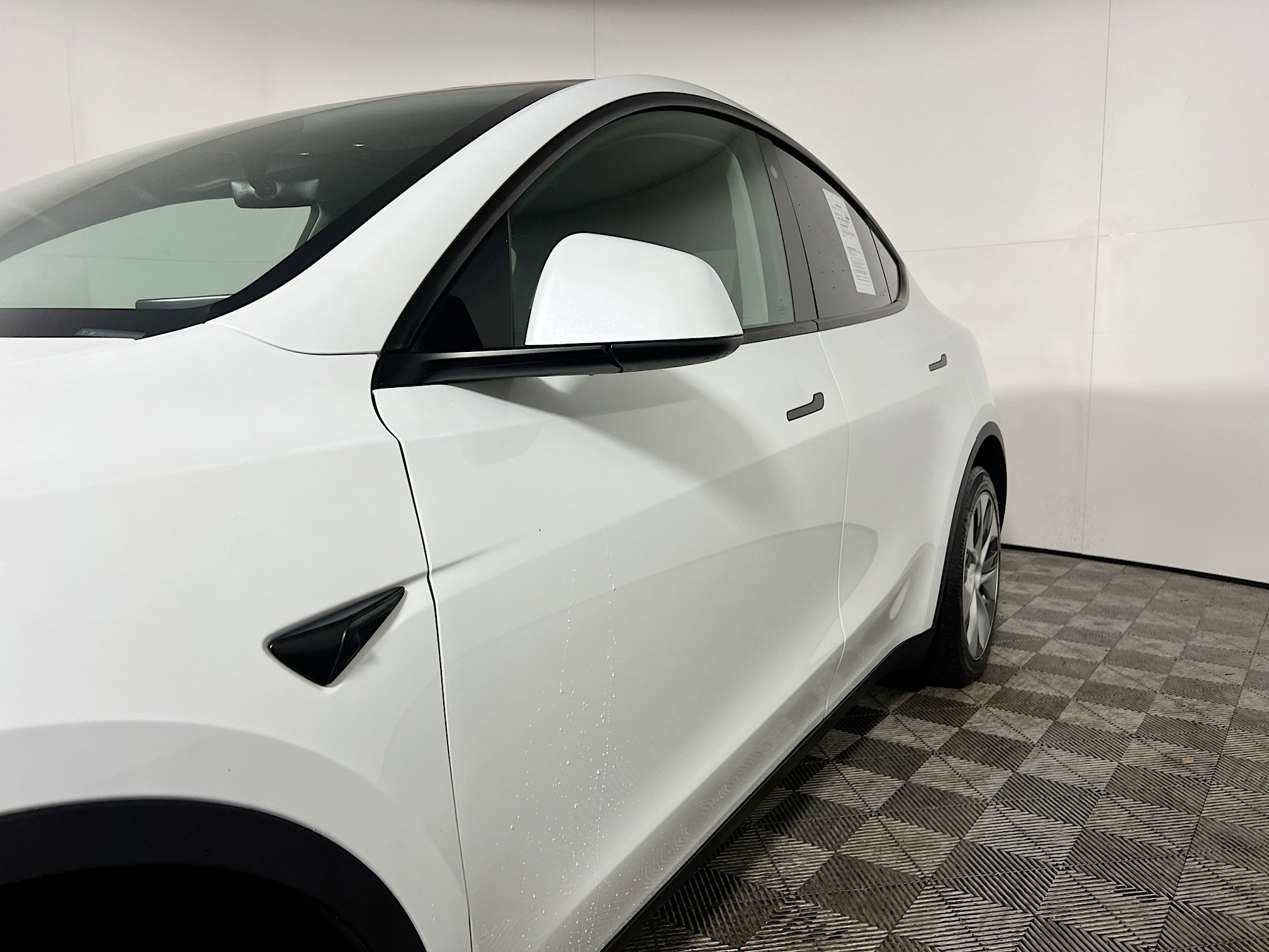 Used 2023 Tesla Model Y Long Range image 13