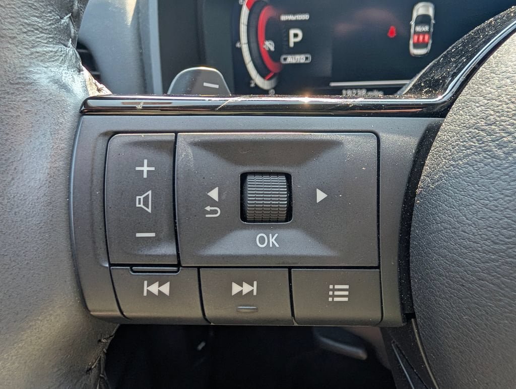 Used 2024 Nissan Rogue SL AWD/4WD image 8